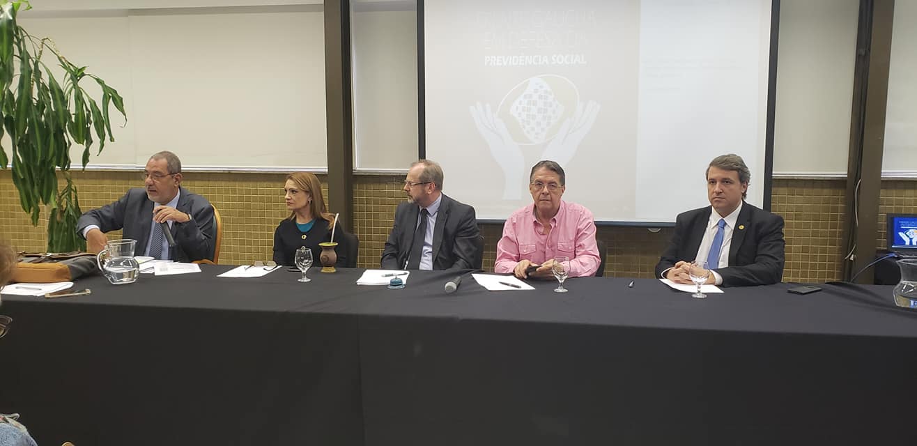 Presidente da AMAPAR participa de reunião sobre a Reforma da Previdência