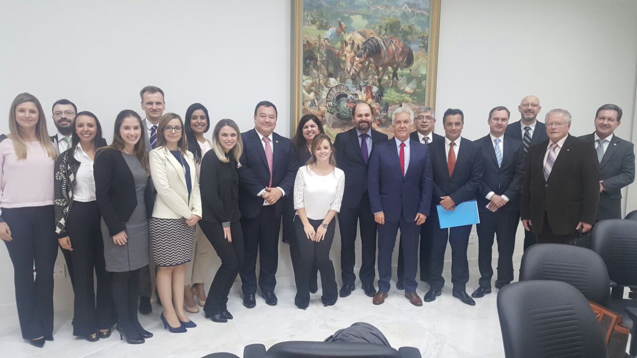 Requerimento da AMAPAR para substituir estagiários de pós por assessoria comissionada é aprovado no Órgão Especial 