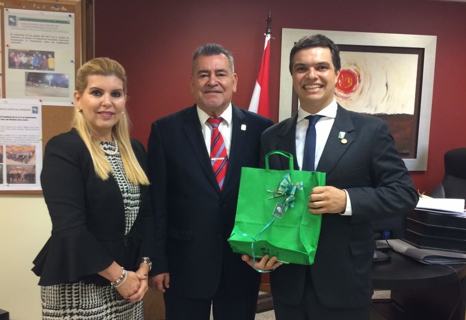 Representante da AMAPAR estabelece aproximação com associação da magistratura paraguaia 