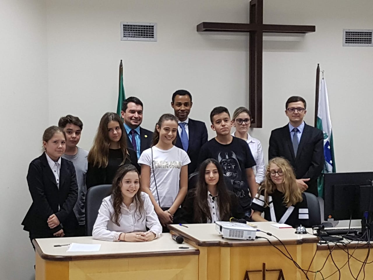 Alunos do Colégio Ativa visitam Fórum da Comarca de São Miguel do Iguaçu