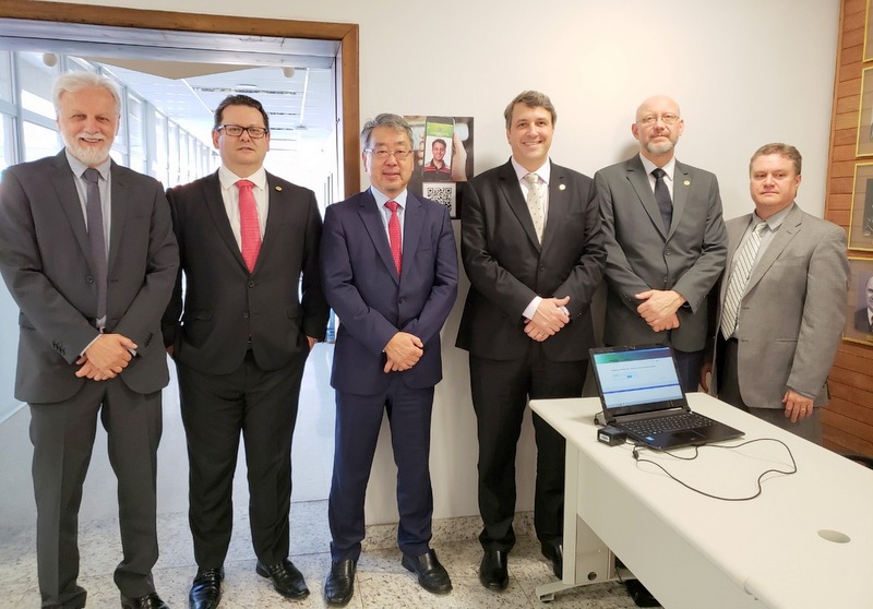 Diretoria da AMAPAR se reúne com a cúpula do TRE-PR e conhece o sistema do Documento Nacional de Identificação 