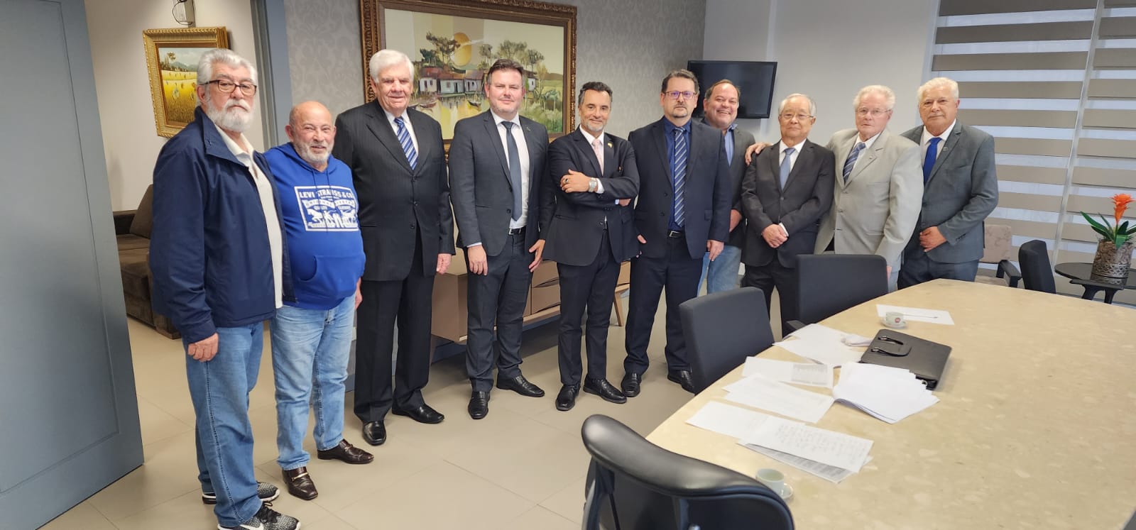 ELEIÇÕES AMB - Presidente do TJPR vota presencialmente na sede da Amapar