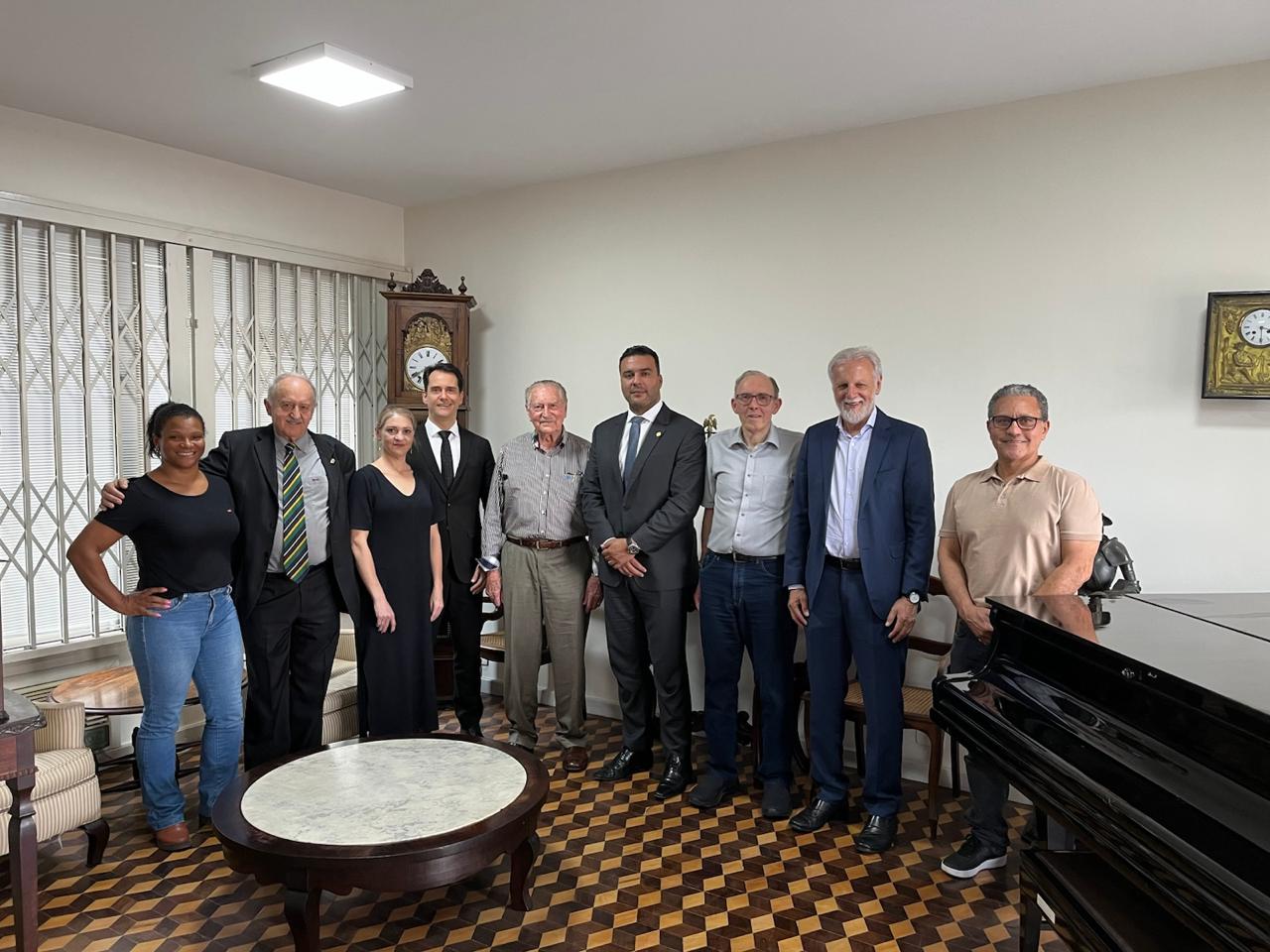  Crescimento do Ser Social: presidente e diretores do projeto fazem reunião na Fundação Honorina Valente 