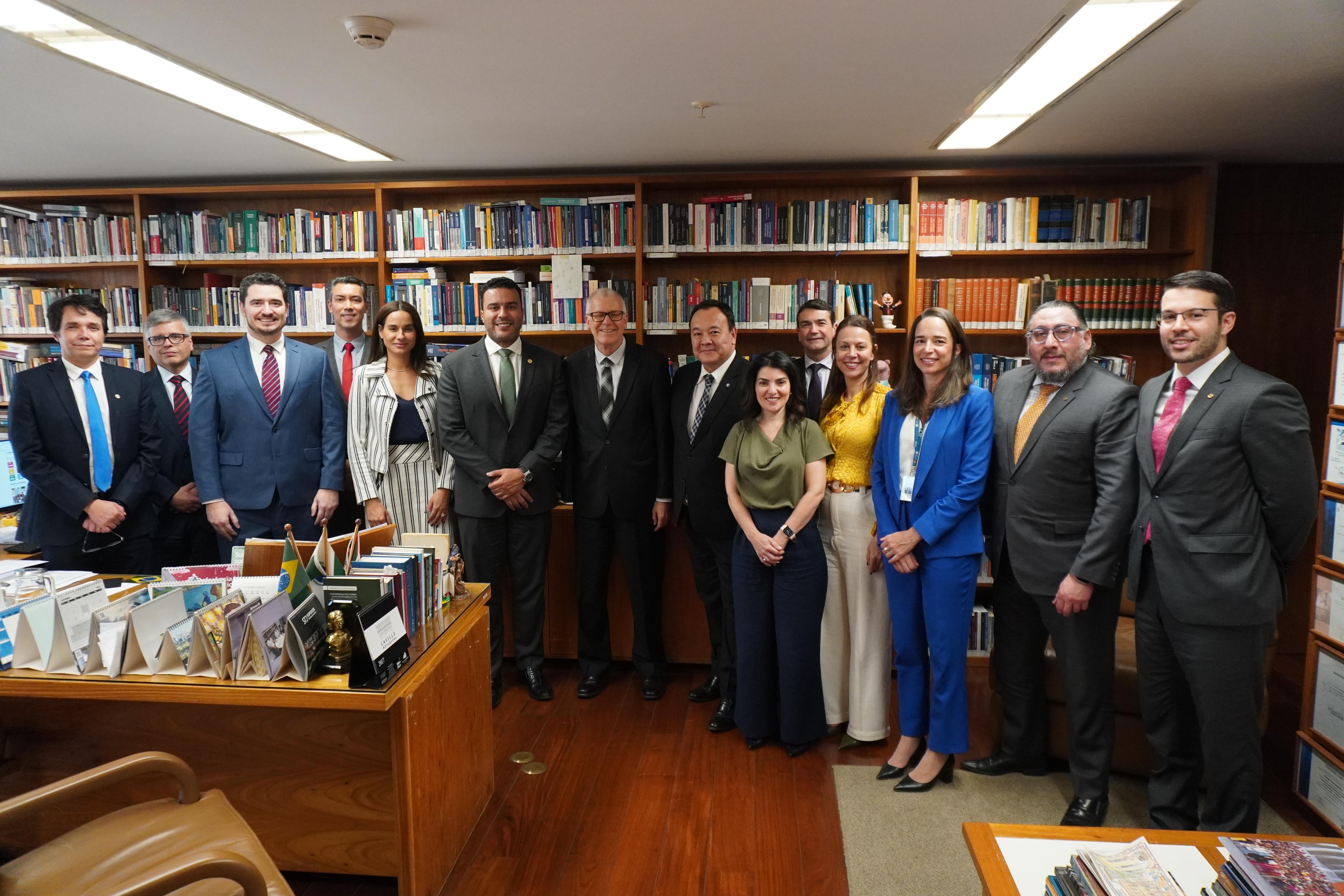 Dirigentes associativos se reúnem com o ministro Sérgio Kukina e juízes auxiliares do STJ
