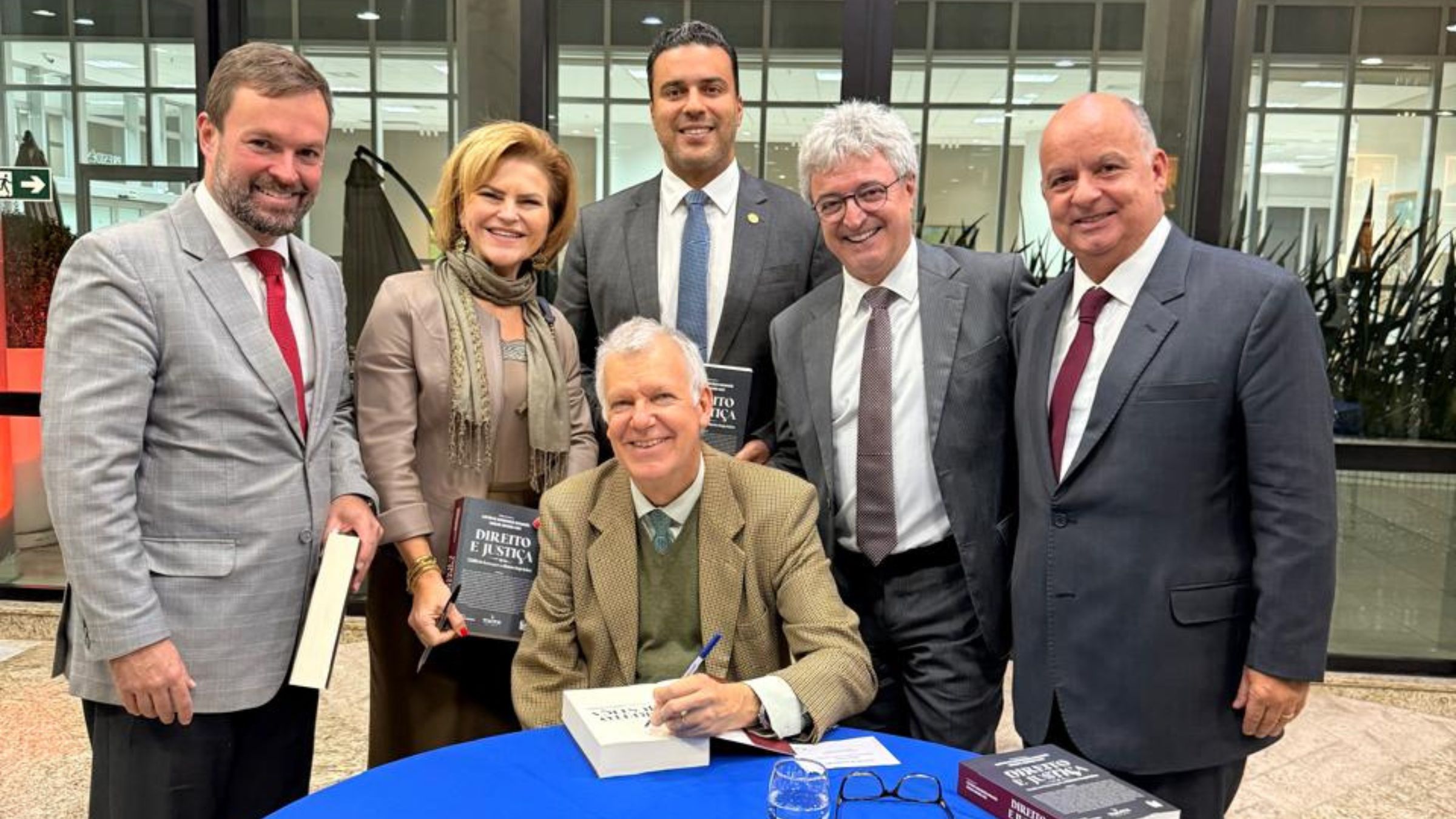  Diretoria da AMAPAR prestigia evento em homenagem ao ministro do STJ, o paranaense Sérgio Kukina