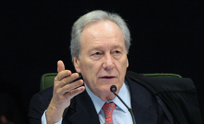 Lewandowski será o relator de ação da AMAPAR que trata da aquisição e registro de armas de fogo