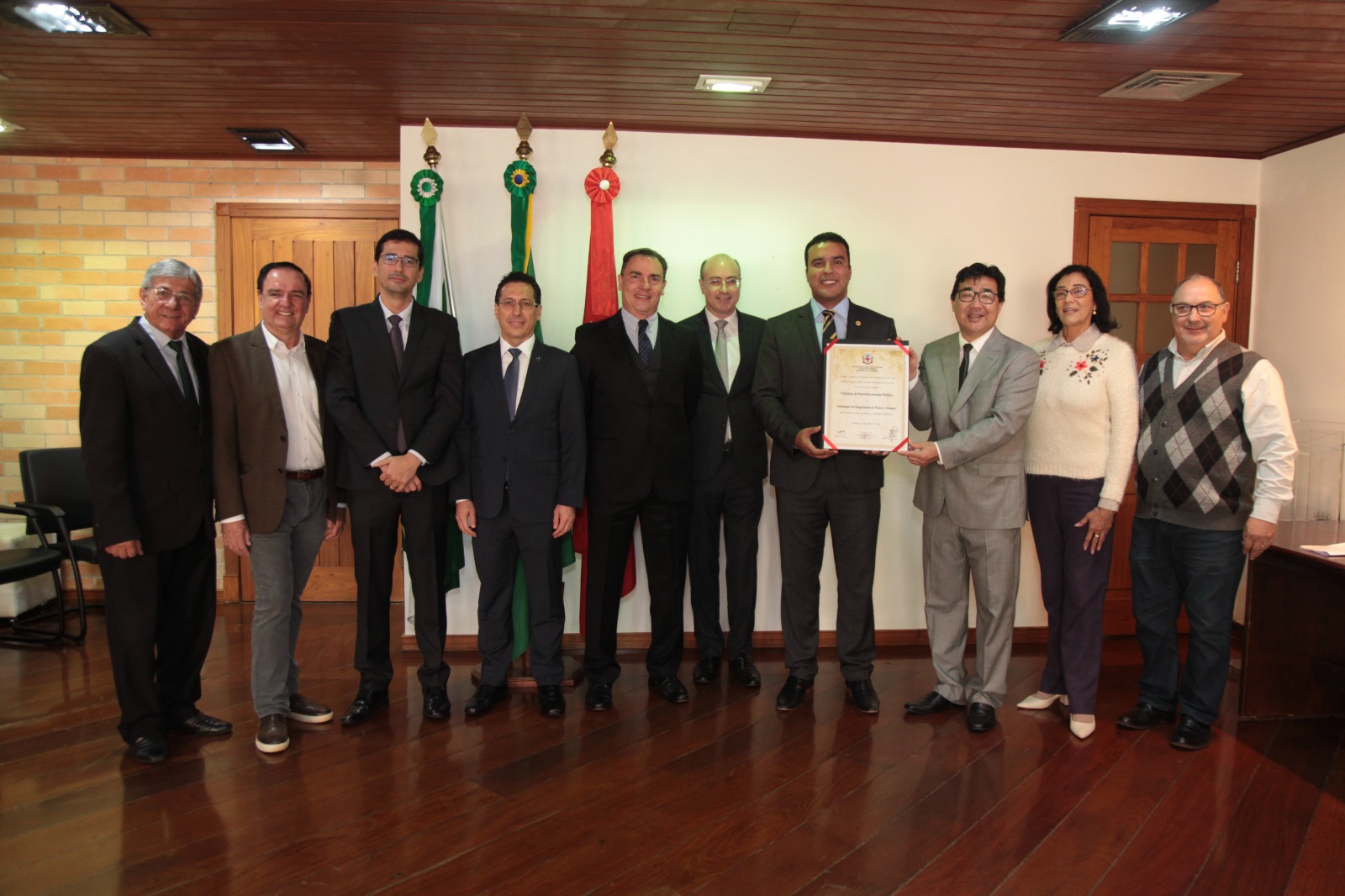 Câmara Municipal de Londrina concede diploma de Reconhecimento Público à AMAPAR