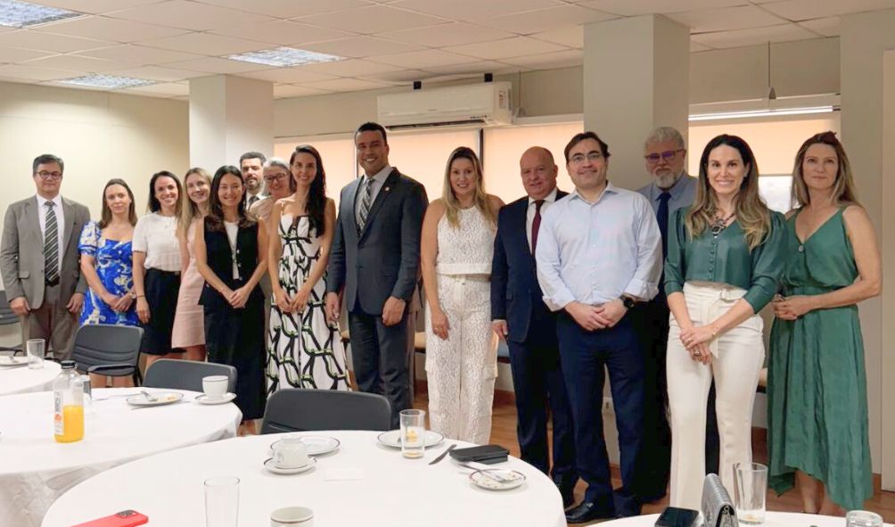 Escuta Ativa: diretores da AMAPAR se reúnem com juízas e juízes do Fórum Cível II