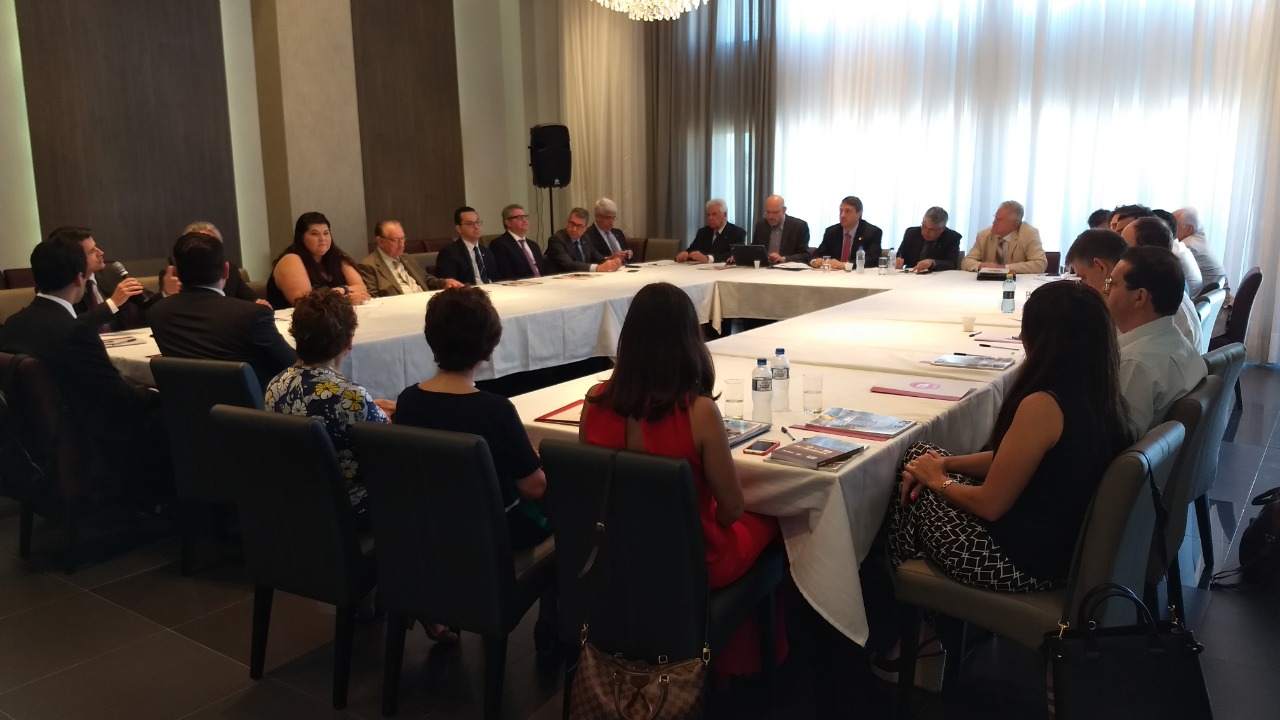 Requerimentos, atuação junto ao Legislativo e alienações de imóveis pautam a reunião de diretoria