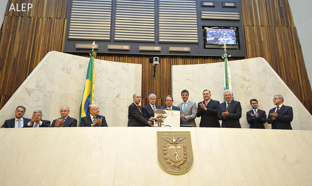 Desembargador Telmo Cherem recebe o título de Cidadão Honorário do Paraná na Assembleia Legislativa