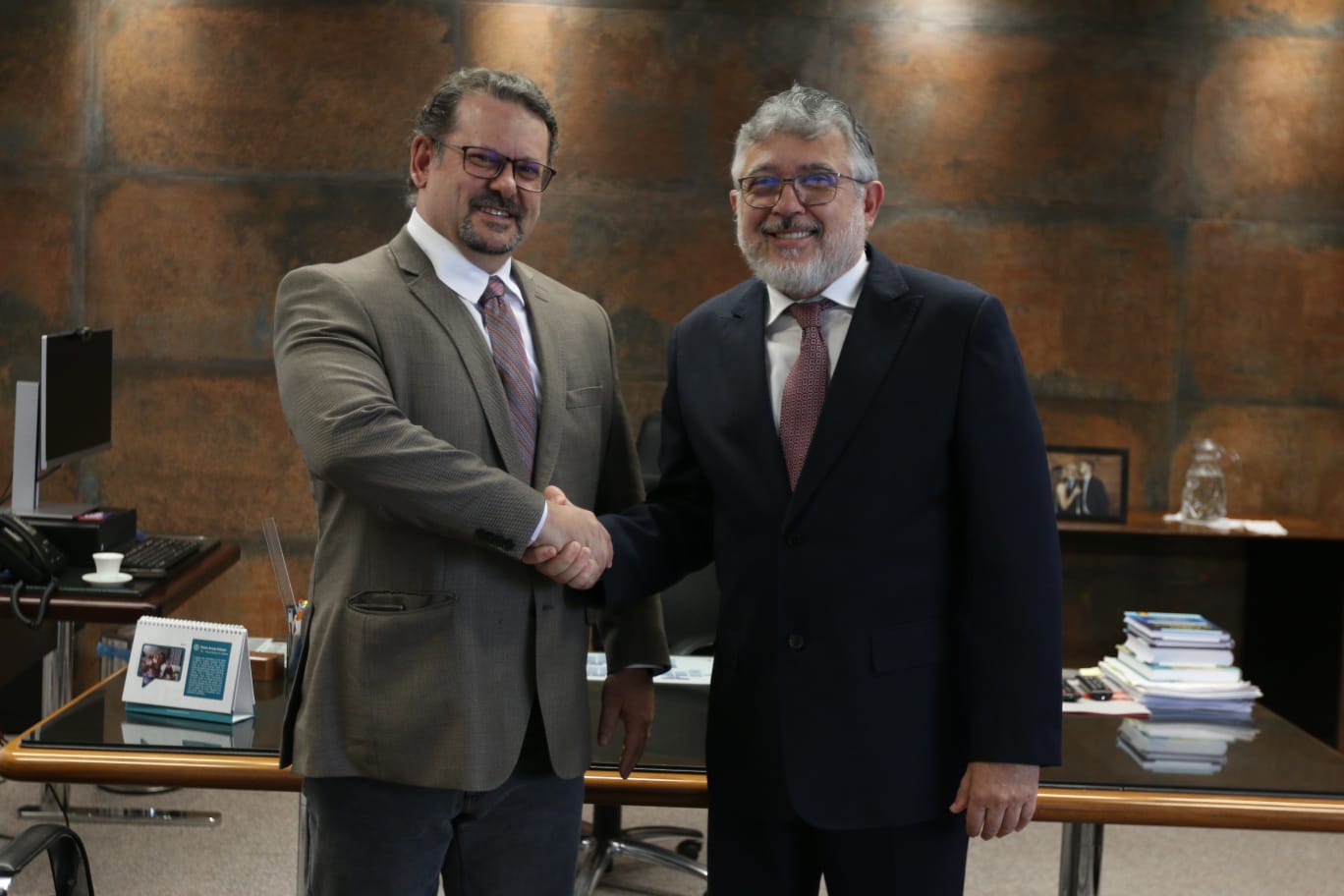 Presidentes da Amapar e do TRE-PR tratam de assuntos institucionais 
